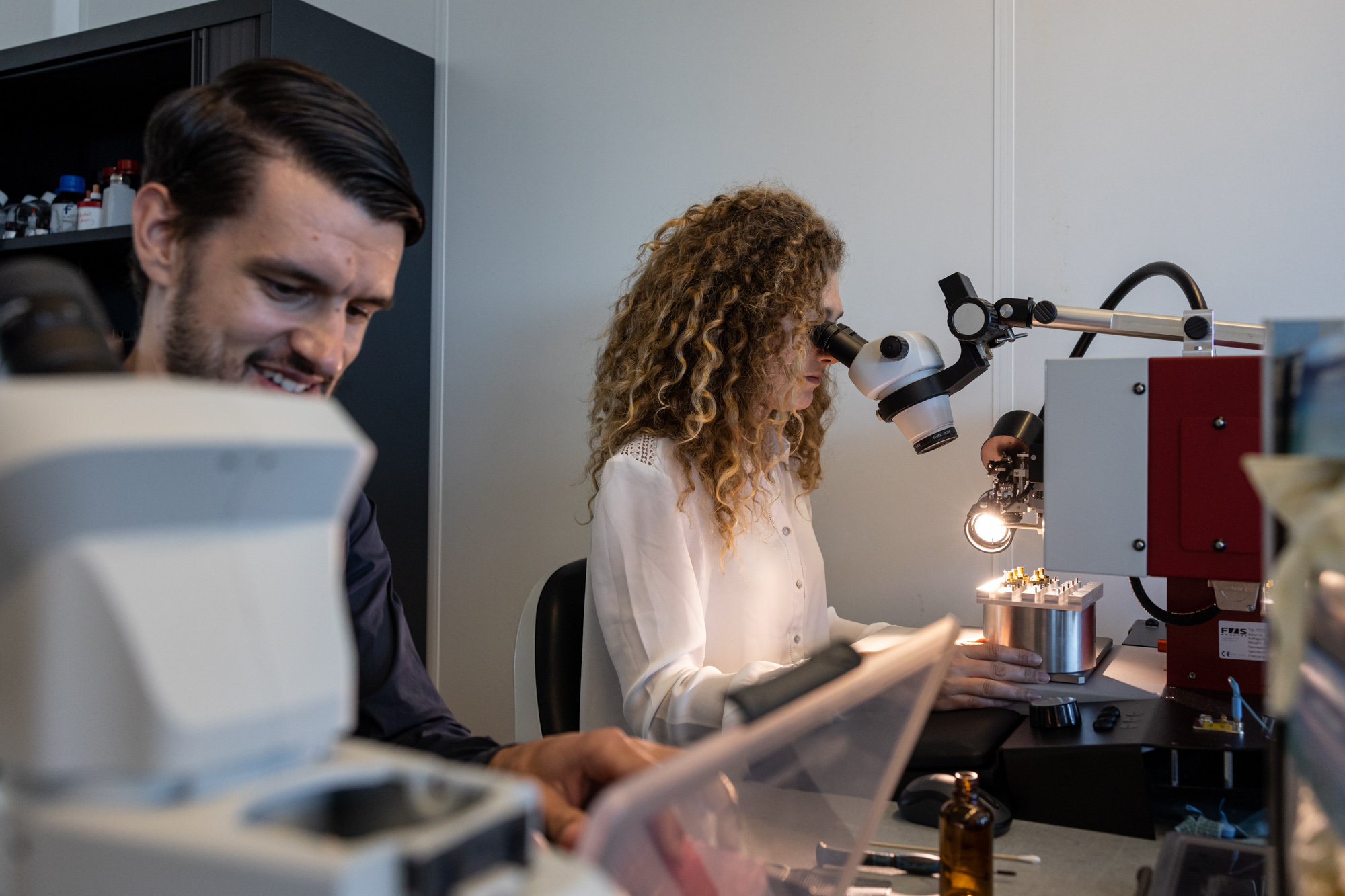 Singlequantum lab and assembly jpg web 54